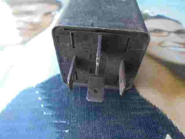 Relé BMW E30 318i 613513861692 61.35-1 386 169.2 LK 05999700 05 9997 00