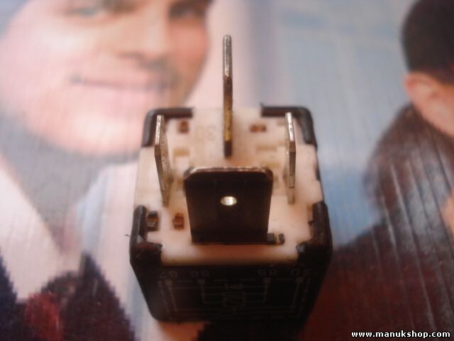 Relé Opel Astra F Corsa B GM 90357986 90 357 986