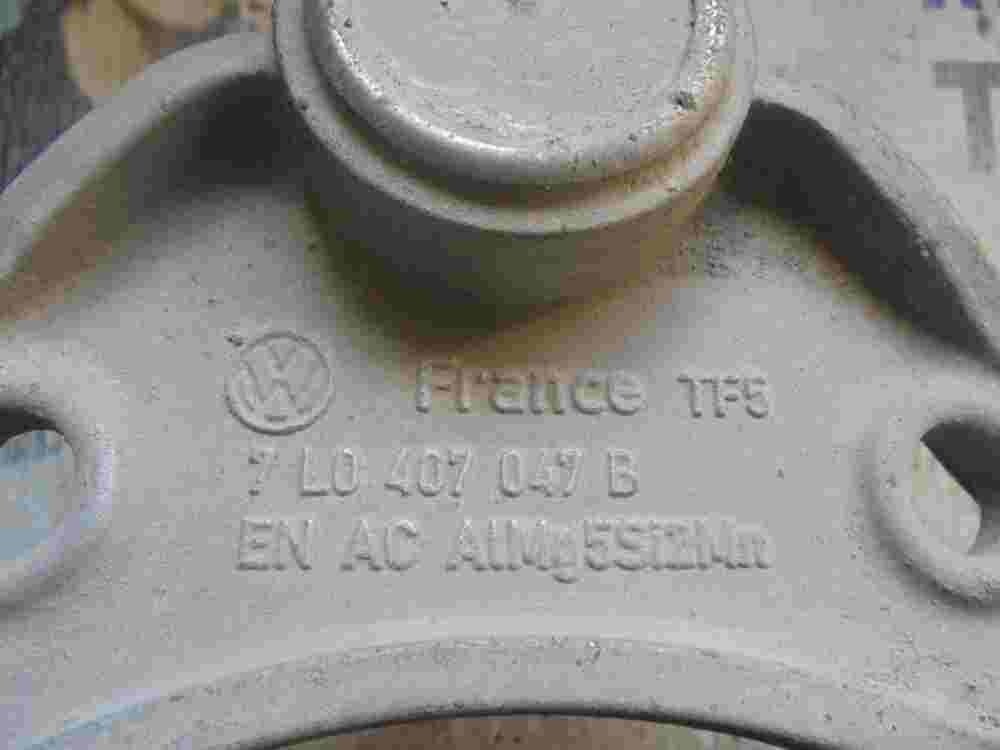 Brazo de suspensión delantera izquierda Porsche Cayenne VW Audi Q7 7L0407047B