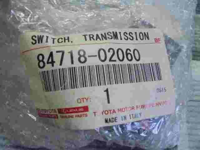 Interruptor de ayuda al aparcamiento Toyota Auris E180 8471802060 84718-02060