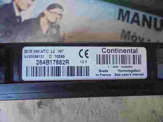 Scatola fusibili relè Renault 284B17882R Continental S180098101 BCM X95