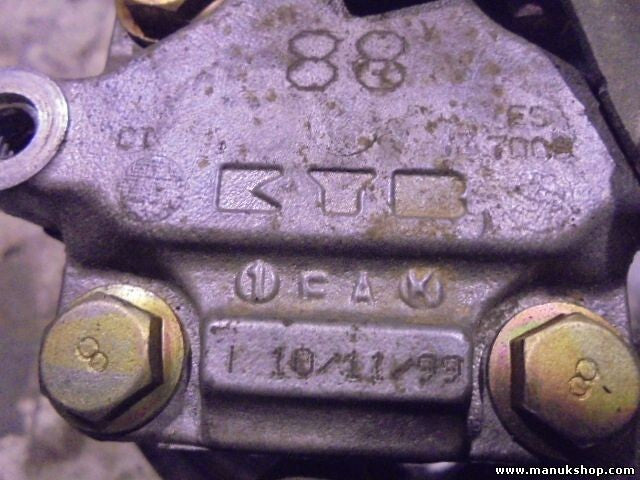 Bomba de dirección Mitsubishi Pajero Pinin Montero MR353612 700 10/1199 KYBES700