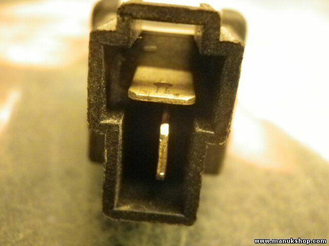 Interruptor de la luz de freno Nissan Pick-up Opel Monterey Subaru FAE 24720