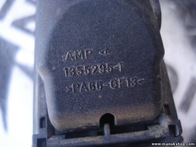 Conector enchufe centralita del motor 1.4 tdi del Seat Ibiza 1355295-1 964843-1