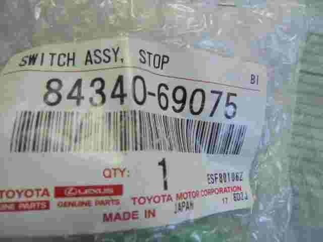 Interruptor de la luz de freno Toyota Camry RAV4 Land Cruiser Lexus 8434069075