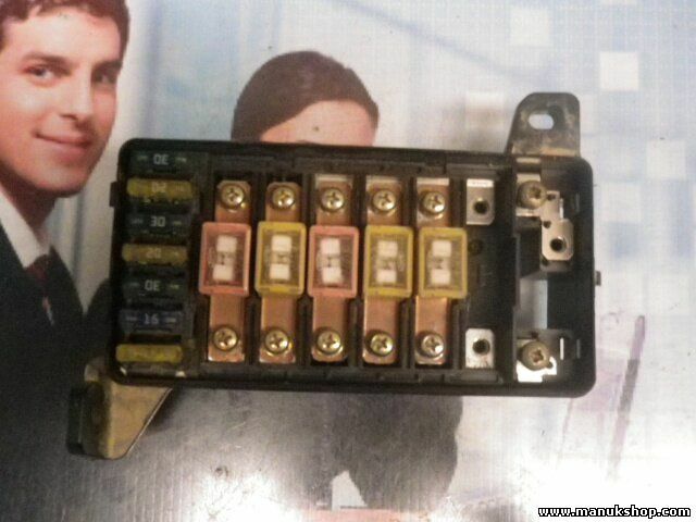 Caja de fusibles Land Rover Defender 2,5 Td5 AMR3031