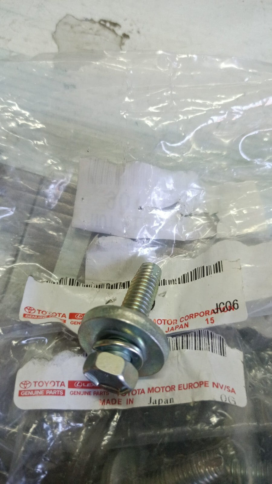 Bolt W/ Washer / Lexus LX450 LX470 LX570 9011908862 90119-08862