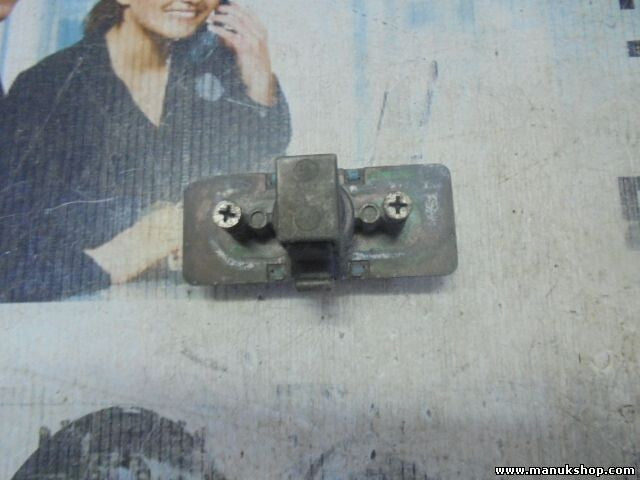 Guantera castillo Mitsubishi Pajero Montero L040 (1982–1990) MB652136