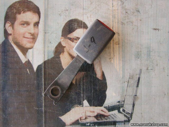 Chiusura cintura di sicurezza anteriore sinistra Toyota Land Cruiser 0000D21