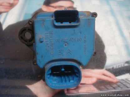 Centralita modulo electroventilador Peugeot 308 Partner Tepee Citroen 9662240180
