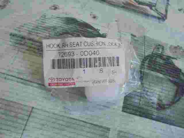 Hook RR Seat Cushion / Toyota Yaris 726930D040 72693-0D040