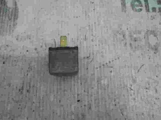 Relé Opel Kadett Corsa A Astra F 94001003 940 010-03 HELLA 4RA94001003