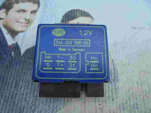 Relé VW Volkswagen Audi 5AA00352500 5AA 003 525-00 HELLA 12V