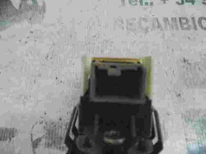 mando botonera elevalunas Mitsubishi L200 513831