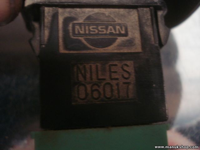 Interruptor de emergencia warning Nissan Cabstar 93-01 NILES 06017