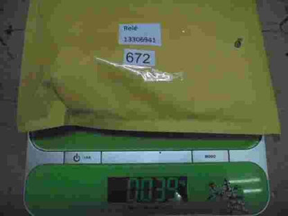 Relé Opel Astra J Zafira C 2010 GM 13306941 12VPA66GF45 12V PA66-GF45