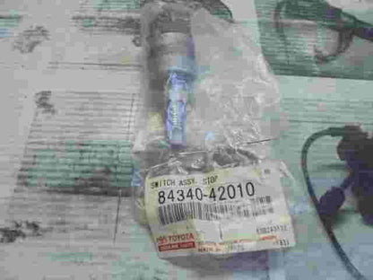 Interruptor de la luz de freno Lexus Toyota Land Cruiser Celica 8434042010