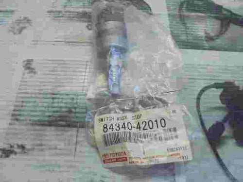 Interruptor de la luz de freno Lexus Toyota Land Cruiser Celica 8434042010