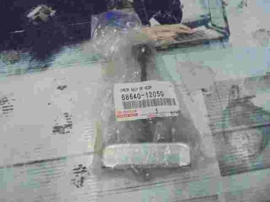 Freno de la puerta trasera derecha Toyota Corolla E12 6864012050 68640-12050