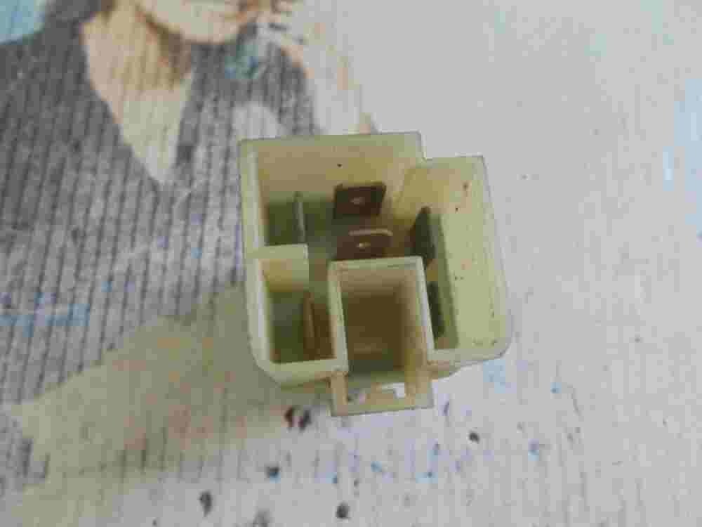 Relé Nissan Primera 25230C9972 25230 C9972 452N