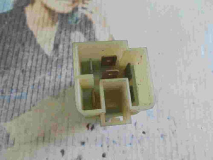 Relé Nissan Primera 25230C9972 25230 C9972 452N