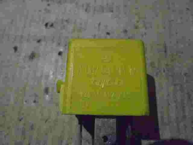 Relè Mercedes-Benz W210 A0025421419 A 002 542 14 19 TYCO V23134A52X355