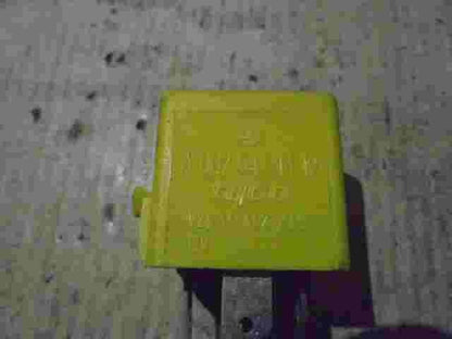 Relè Mercedes-Benz W210 A0025421419 A 002 542 14 19 TYCO V23134A52X355