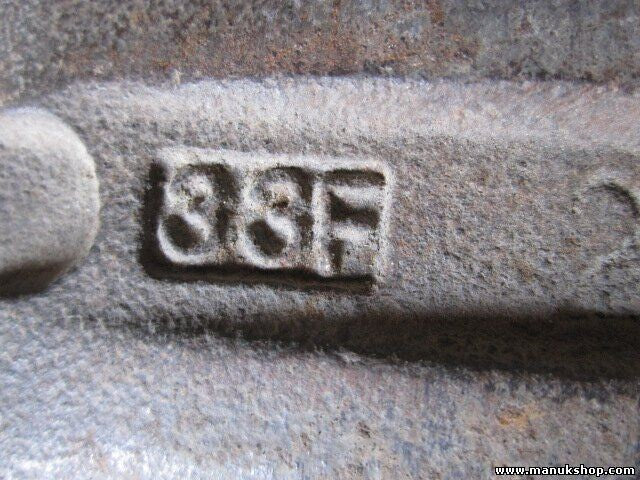 Pinza delantera izquierda Mitsubishi Pajero Montero 33F 33R 9X5