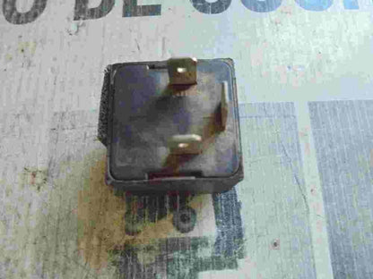 SUZUKI ITJS/3-12 NAGARES 3861085C00 38610-85C00 relè