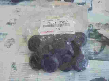 Retainer Side  Toyota Corolla E180 7692412040 76924-12040