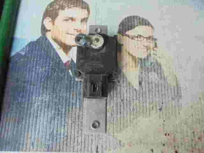 Cerradura cierre centralizado Puerta delantera izquierda Nissan 805800T000