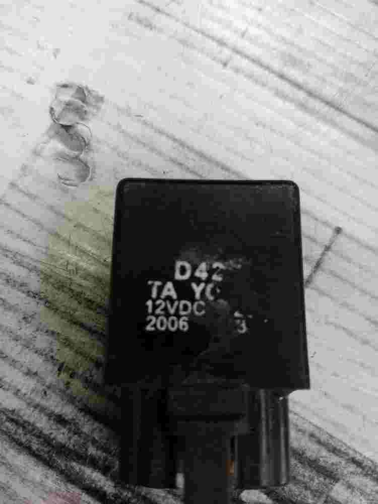 Relé KYMCO YUP 50 D421 TA YOUNG 12VDC