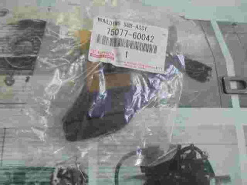 Stampaggio porta posteriore sottoassemblaggio Toyota Land Cruiser 120 Prado 7...