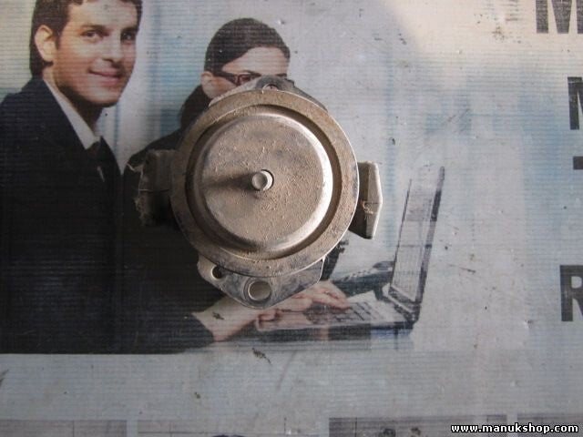 Soporte del motor Mitsubishi Pajero Montero 3 3.2 DID 2000-2007 AV68827