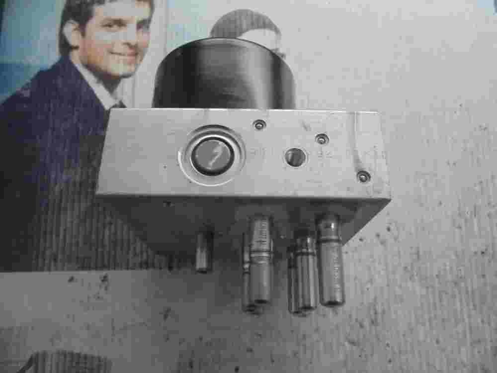 Unidad hidráulica del ABS Suzuki Swift 2005/02-2020 63J2 06210205764 06210908113