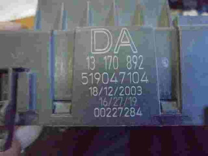 Caja de fusibles de relé Opel Vectra C Signum 13170892 13170892D 519047104