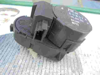 Calefacción actuador  BMW E46 E38 E83 X3 6912523 6 912 523 BEHR ECB174 86723