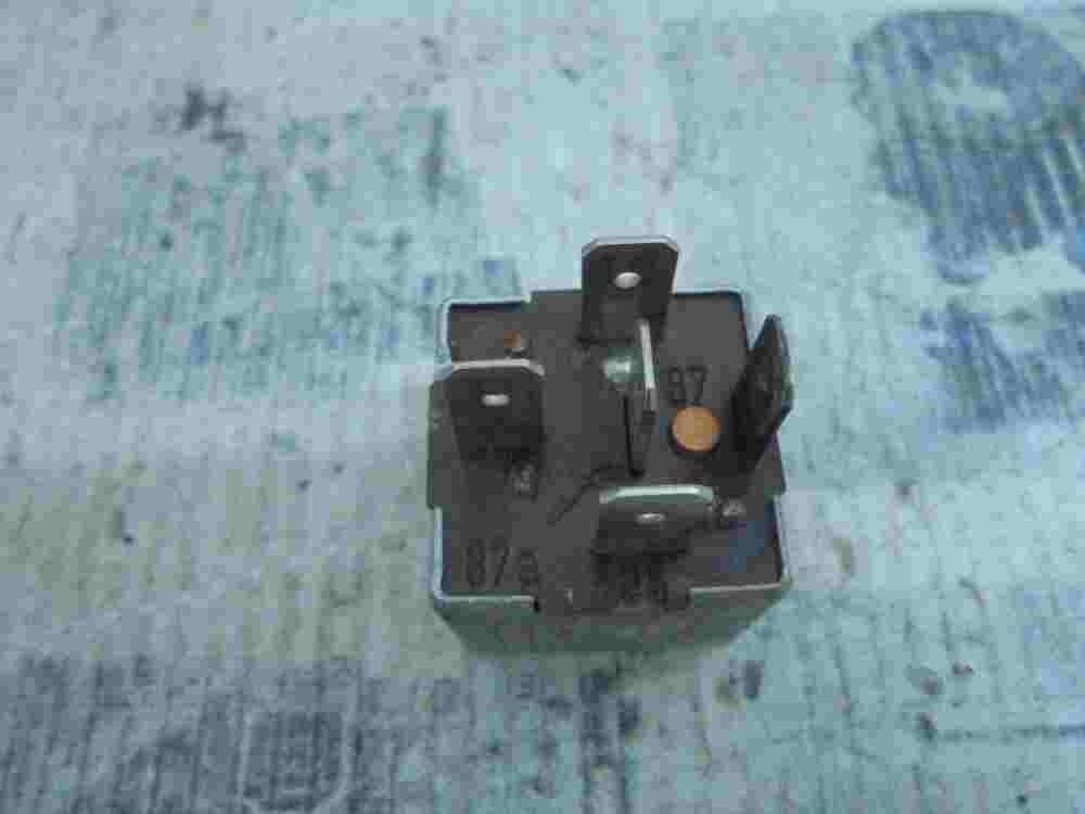 Relé de faros Porsche 111943383B 111 943 383 B SHO 899800 89 98 00