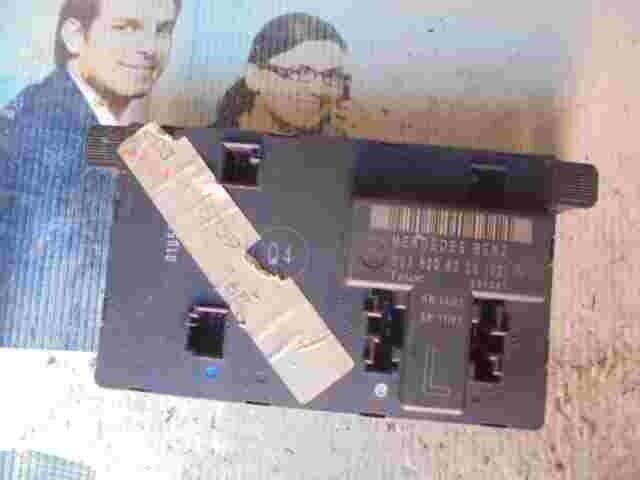 Unità di controllo porta Mercedes Classe C W203 2038206326 Q4 TEMIC 351307