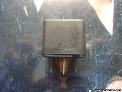 Relè Opel Omega 12V30A 03 447 012 03447012