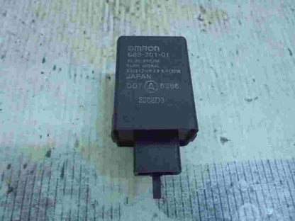 Relé de intermitencia Honda OMRON G8B20101 G8B-201-01 6966 12.8V 85C/M 2868D2