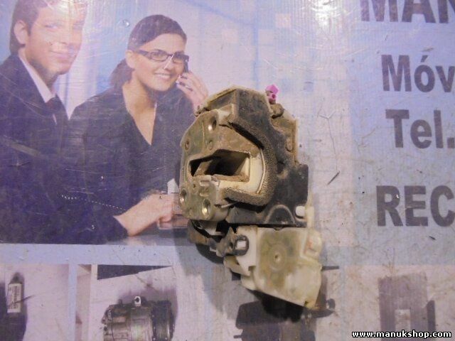  Cerradura puerta trasera izquierda Nissan Navara PickUp D22 2.5DCI 805525P003