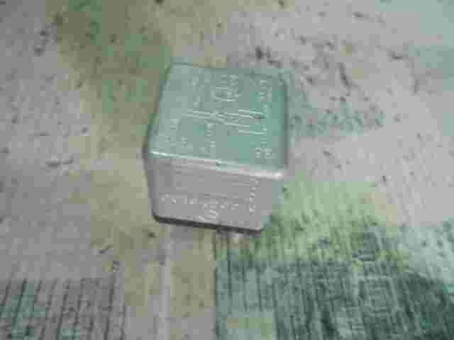 Relé Mercedes-Benz 600 SE SEL W140 0015420219 4RD00412200 4RD 004 122-00