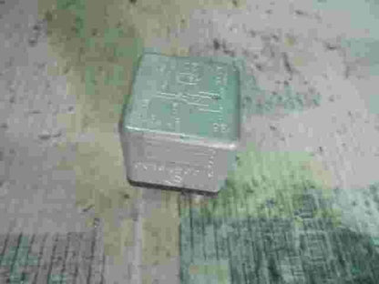 Relé Mercedes-Benz 600 SE SEL W140 0015420219 4RD00412200 4RD 004 122-00