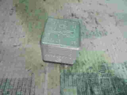 Relé Mercedes-Benz 600 SE SEL W140 0015420219 4RD00412200 4RD 004 122-00