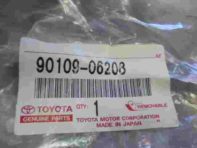 Bolt Toyota Lexus ES300 LX470 Camry 9010906208 90109-06208