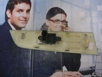 mando botonera elevalunas Mazda BT-50 UR656638YA C8HD9965SIOMT 04X7TH7