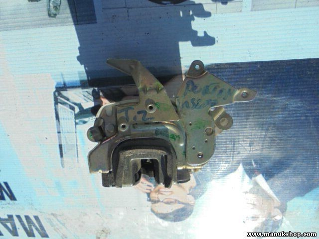 Cerradura del portón trasero Nissan Terrano Ford Maverick 8055301U60 8055301U61