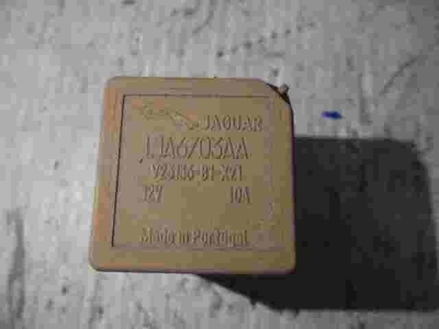 Jaguar XJ XJ6 XJ12 XJR X300 X308 LJA6703AA V23136B1X21 V23136-B1-X21 relè
