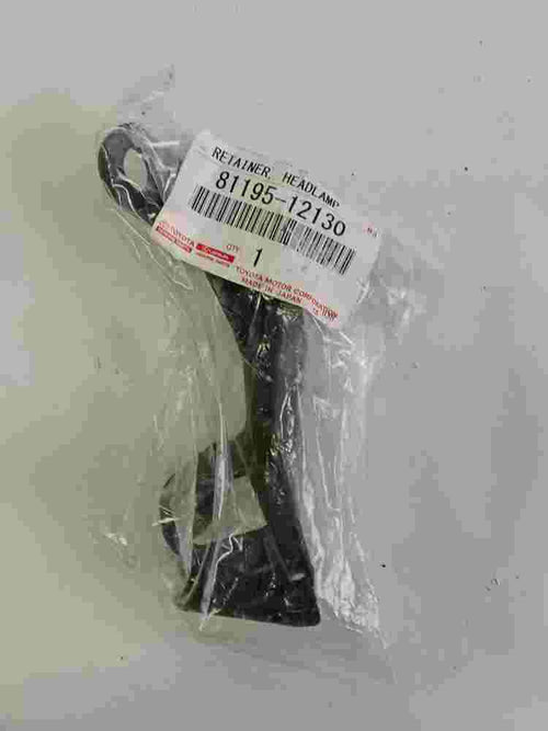 Retainer Headlamp  Toyota Auris 150 8119512130 81195-12130